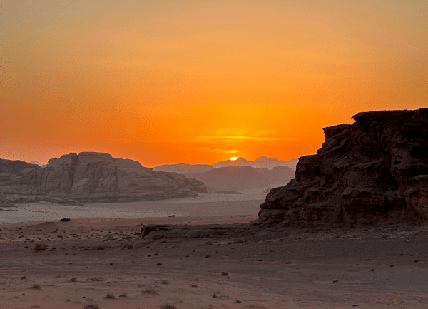 Um Sabatah sunset tour with Rakan Wadi Rum Tours